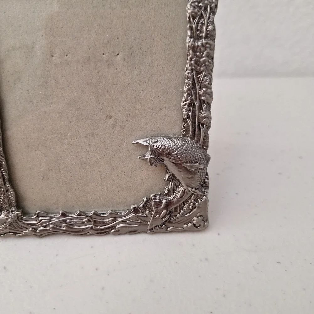 Vintage 1990's Heavy Pewter Fish Water Nature Picture Frame 5